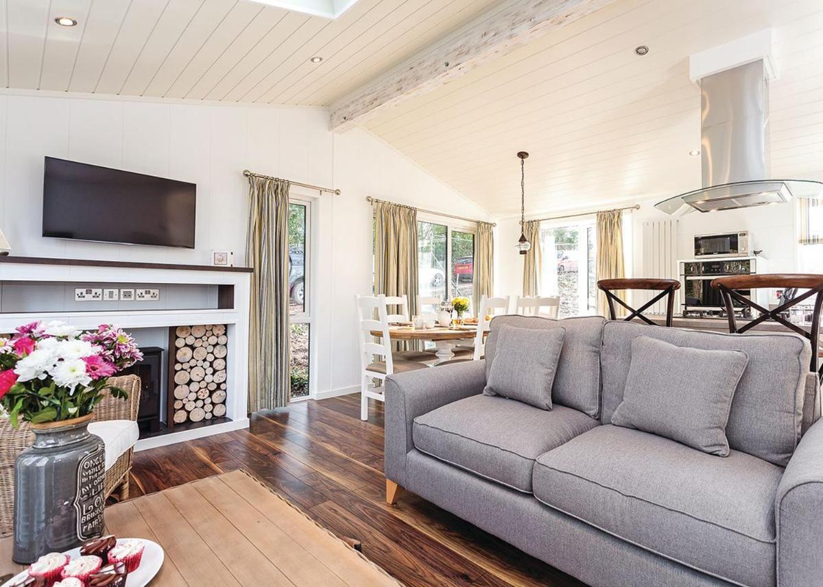 Woodside Bay Lodge Retreat Wootton Bridge  Buitenkant foto