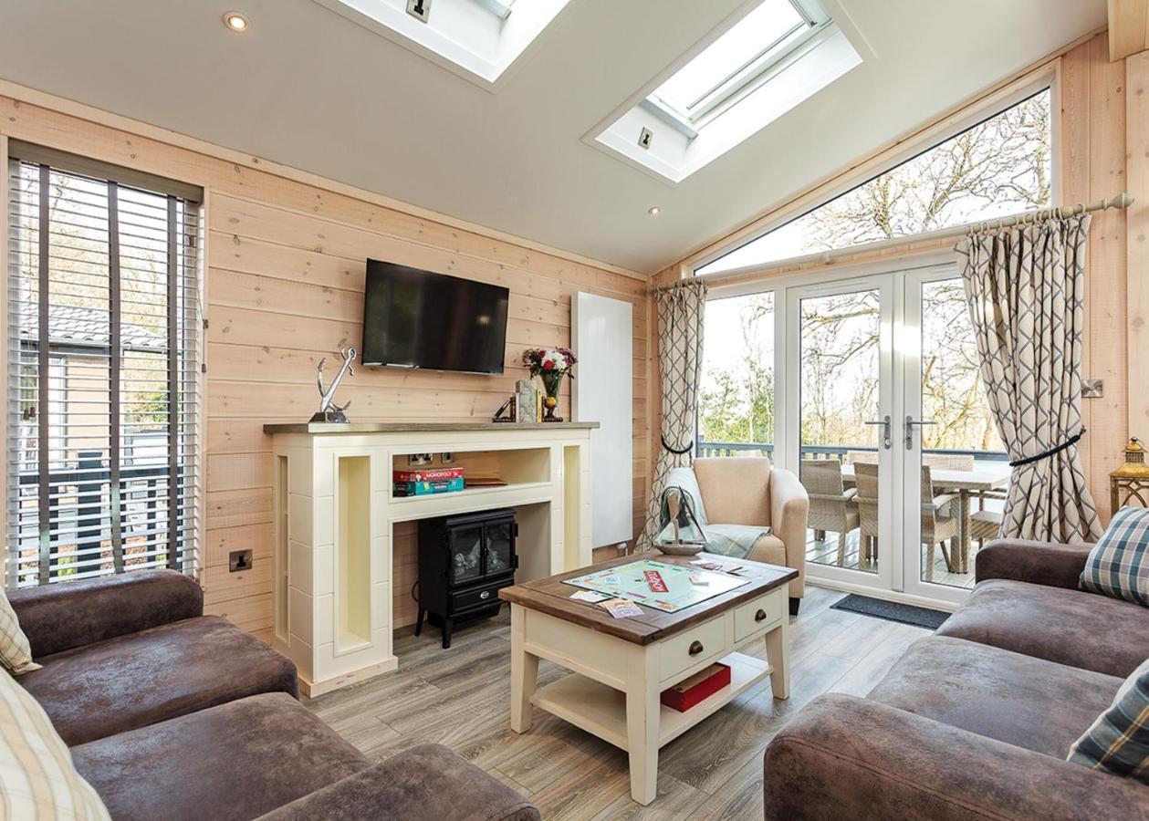 Woodside Bay Lodge Retreat Wootton Bridge  Buitenkant foto