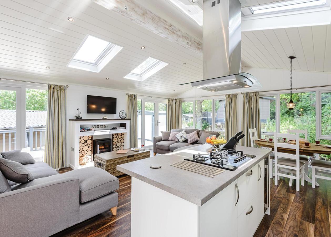 Woodside Bay Lodge Retreat Wootton Bridge  Buitenkant foto